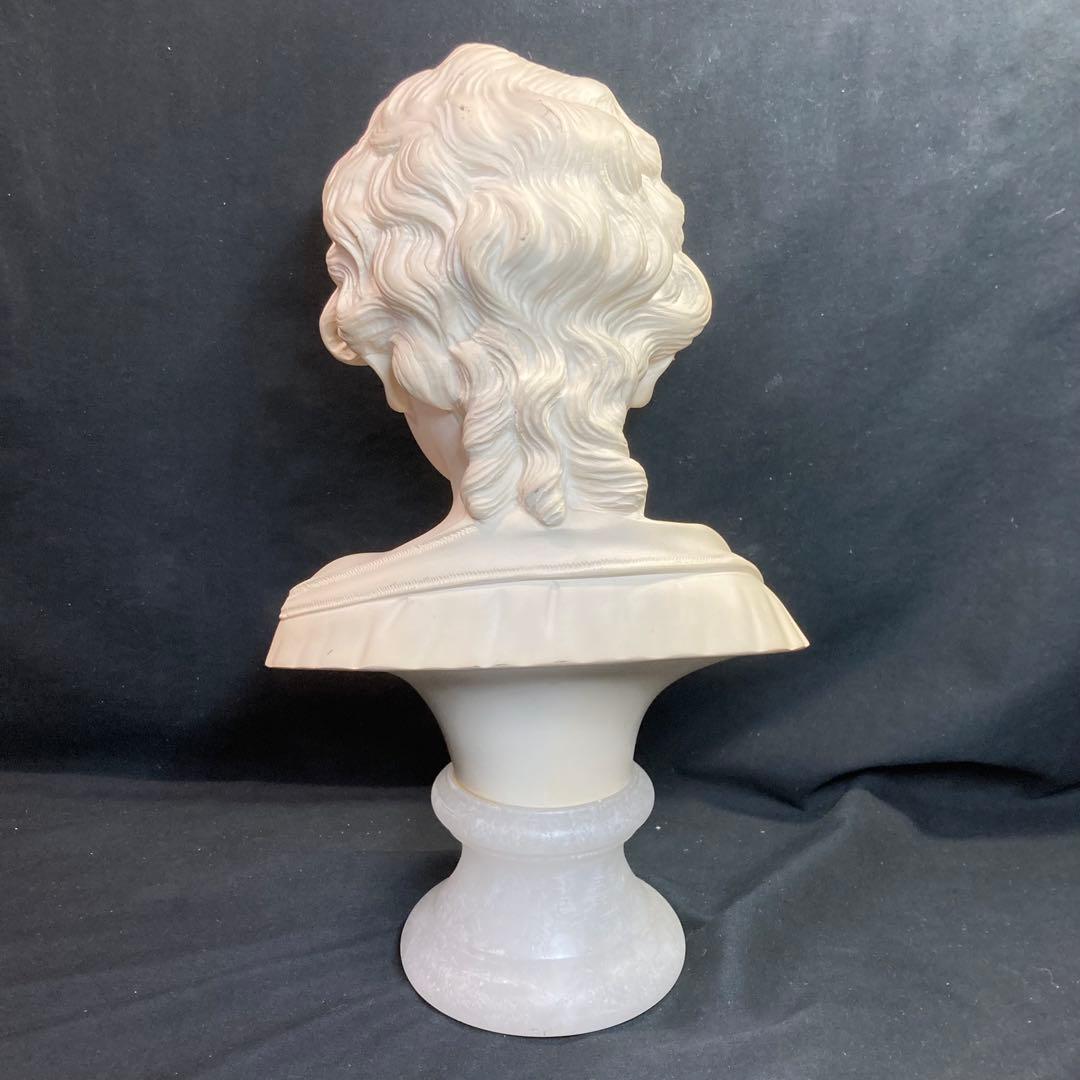 《ジュゼッペ・ペッシ》少女の胸像　白い陶器製　イタリア製