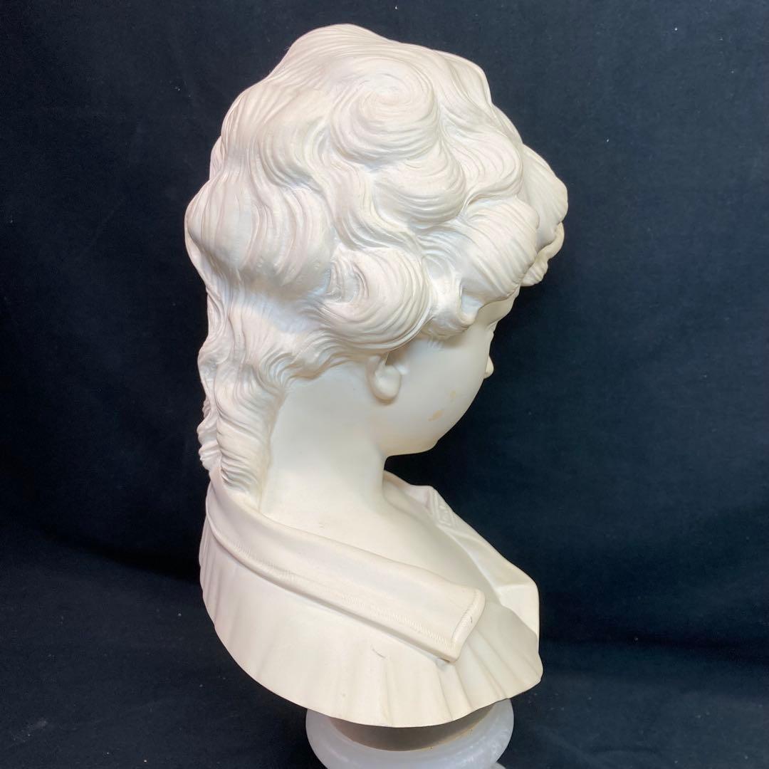 《ジュゼッペ・ペッシ》少女の胸像　白い陶器製　イタリア製