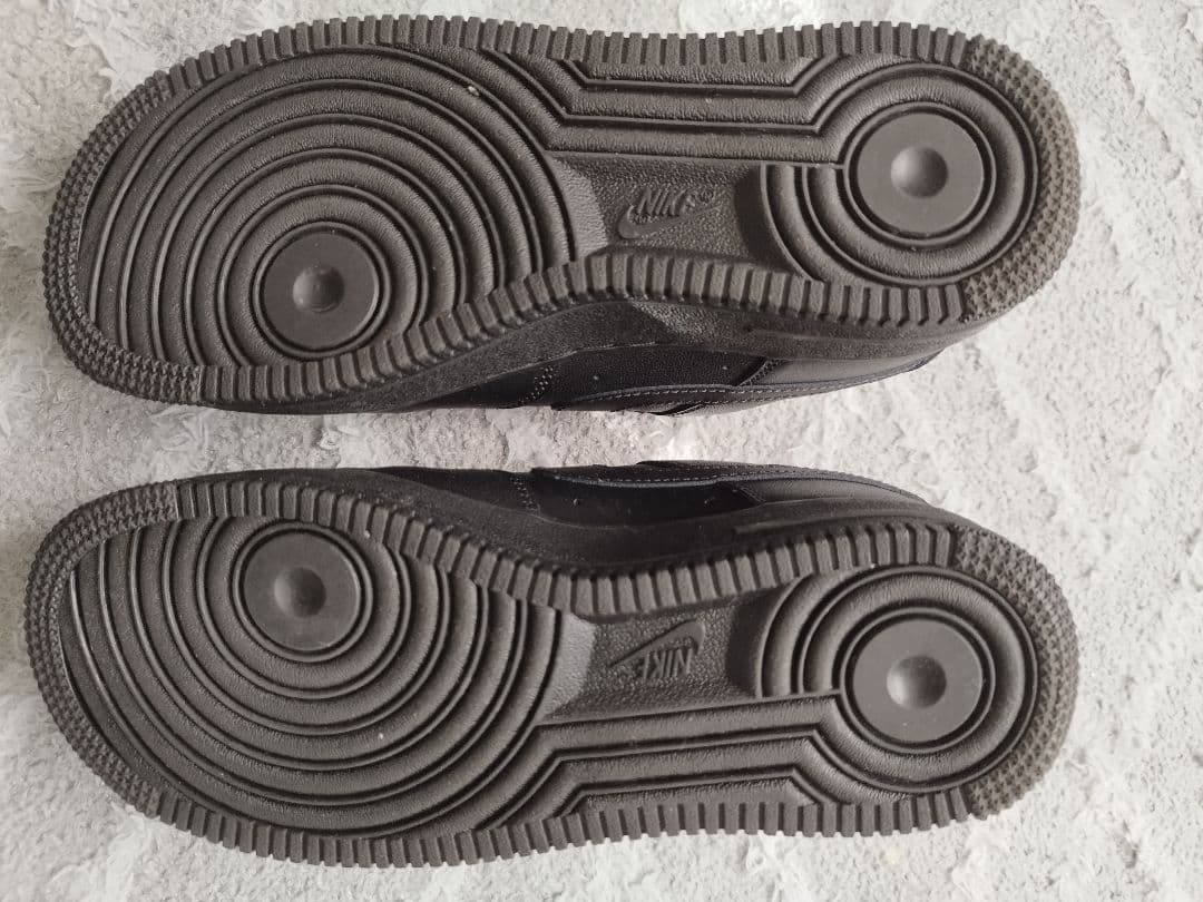 NIKE AIR FORCE1 ブラック　23.5cm