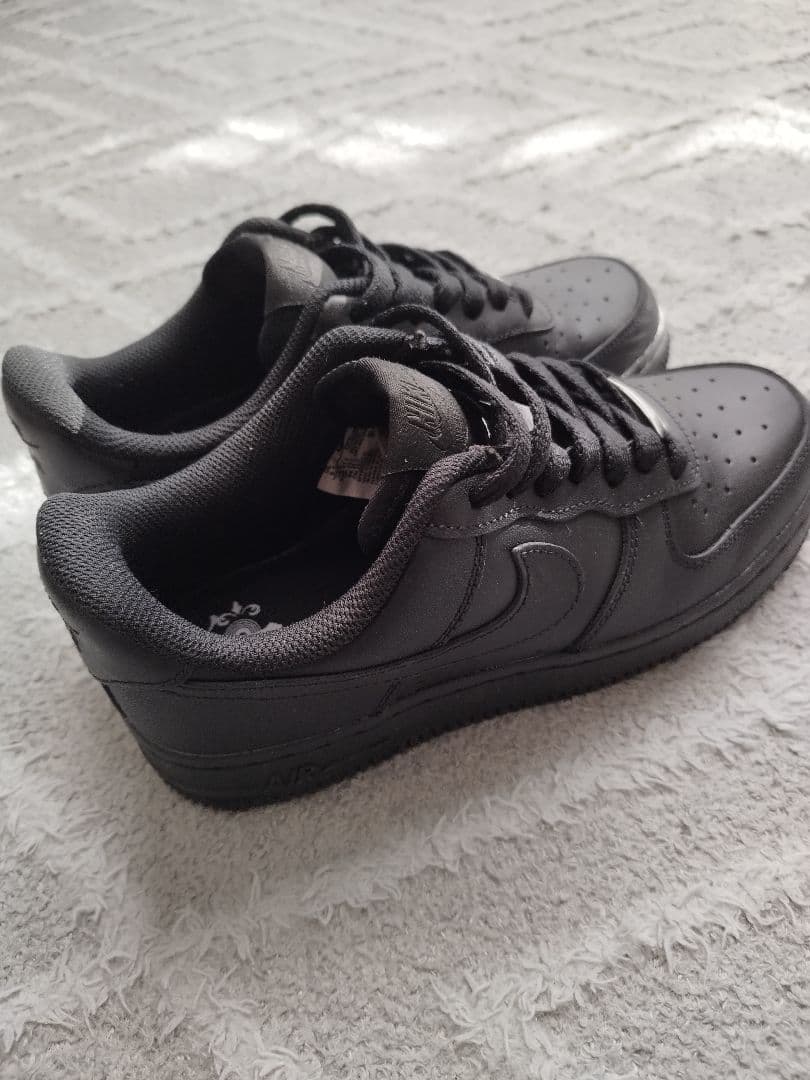 NIKE AIR FORCE1 ブラック　23.5cm