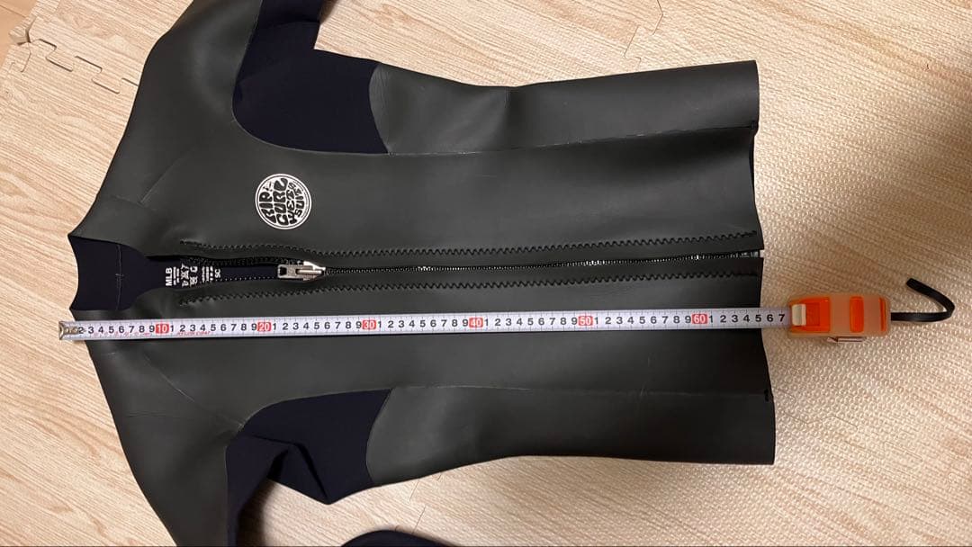 黒リップカールタッパー