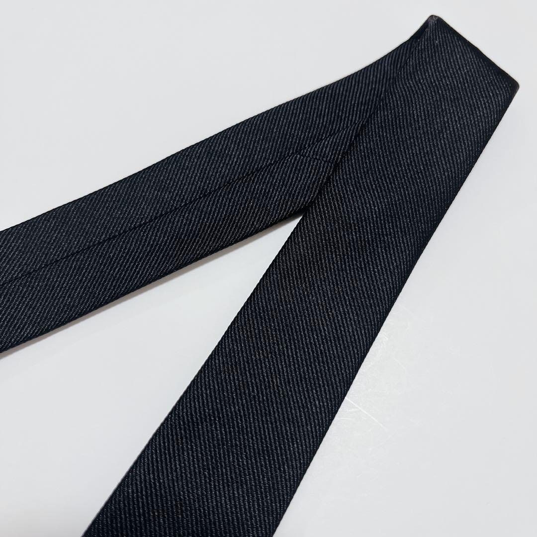 美品 グッチ ネクタイ ハイブランド ソリッドタイ 無地 光沢 虎 希少 現行