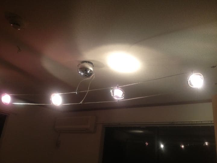 中古のKEA ワイヤースポット照明