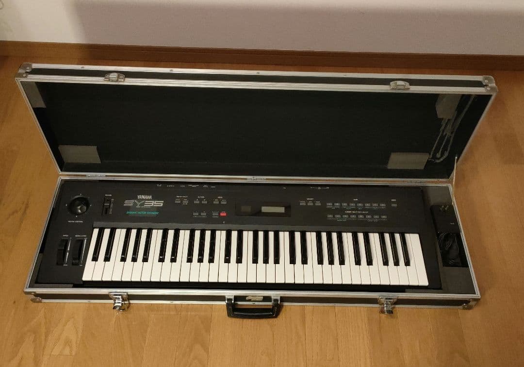 YAMAHA シンセサイザー SY35 ※本体+収納ケース+ACアダプター付