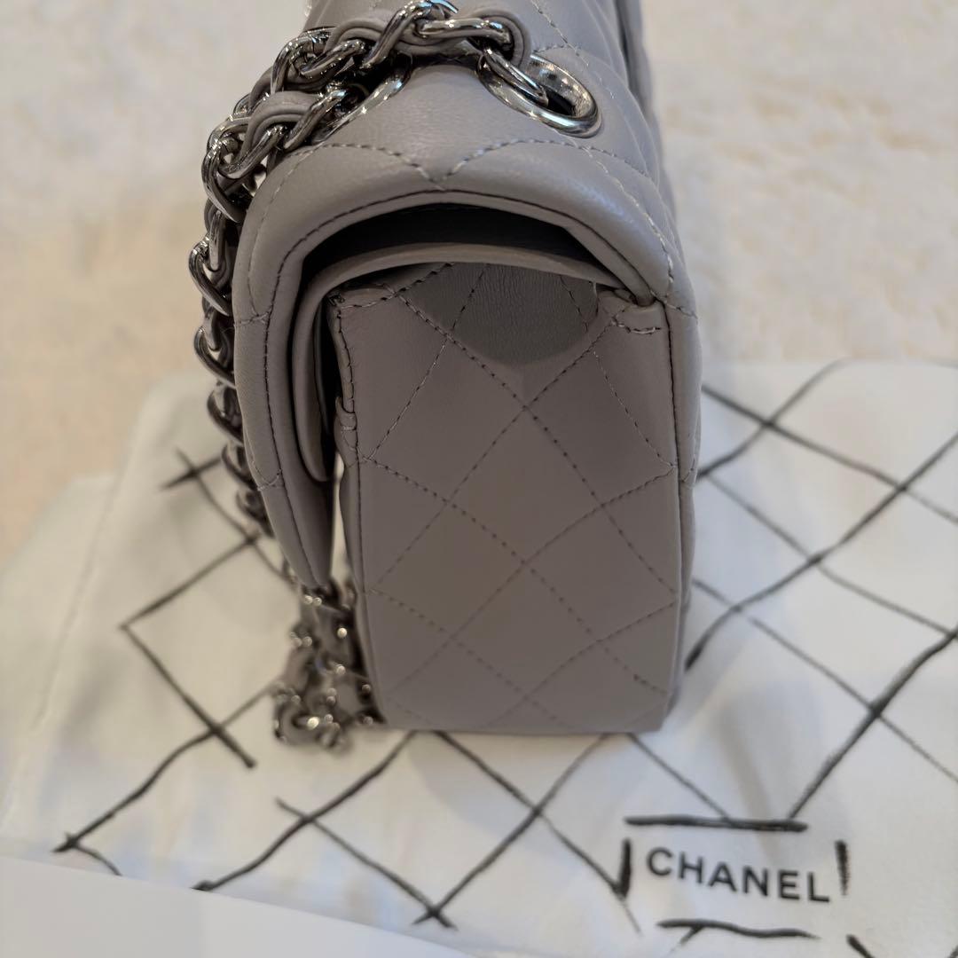 現在商談中　 CHANEL グレー キルティング ショルダー マトラッセ２５