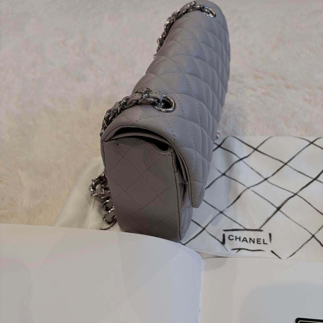 現在商談中　 CHANEL グレー キルティング ショルダー マトラッセ２５