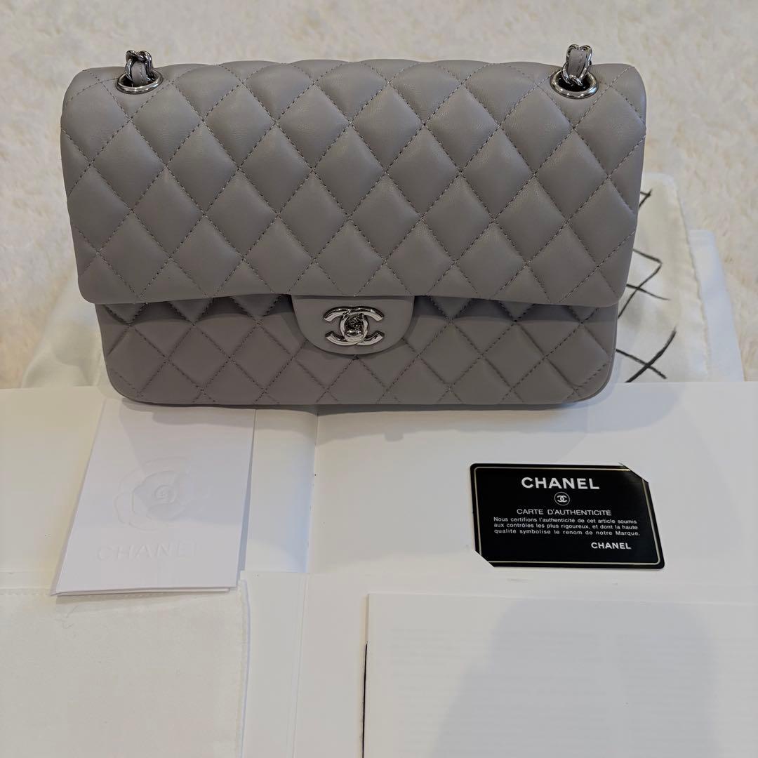 現在商談中　 CHANEL グレー キルティング ショルダー マトラッセ２５