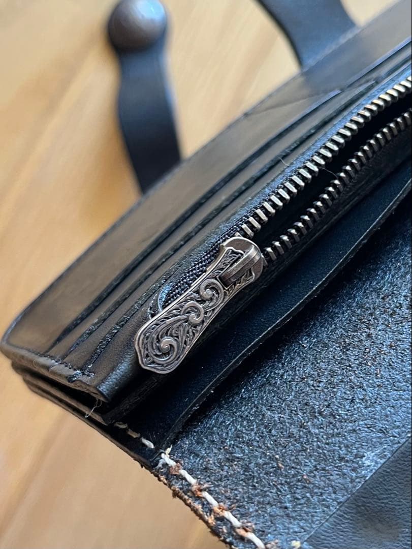 黒いレザー ウォレットチェーン エンブレム付き　アメリカン束入れ