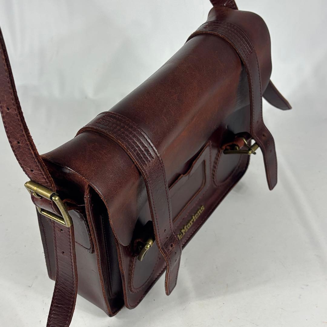 Dr. Martens 11インチ レザー サッチェル ショルダーバッグ 肩掛け