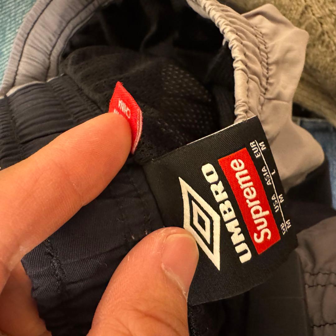 Supreme × UMBRO　23SS　ナイロントラックパンツ　刺繍ワッペン