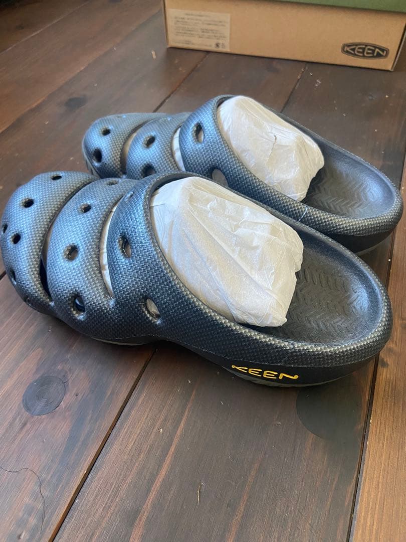 t*n様 【新品•未使用】KEEN ヨギ グラファイト 26cm