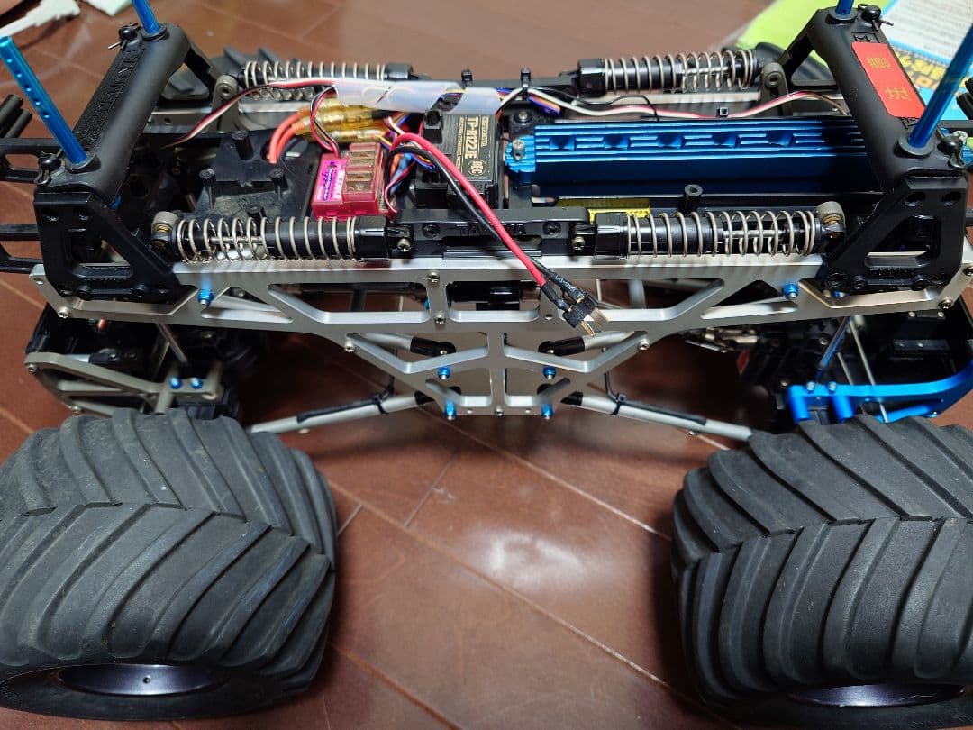 トシヒロ TXT-1 4WDS仕様 モンスタートラック フルベアリング