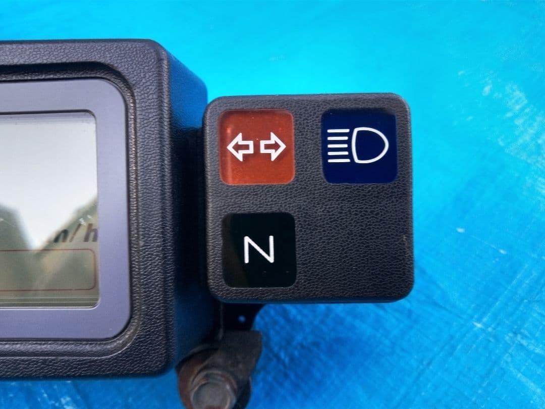 YAMAHA　TT250R デジタルスピードメーター km/h 表示