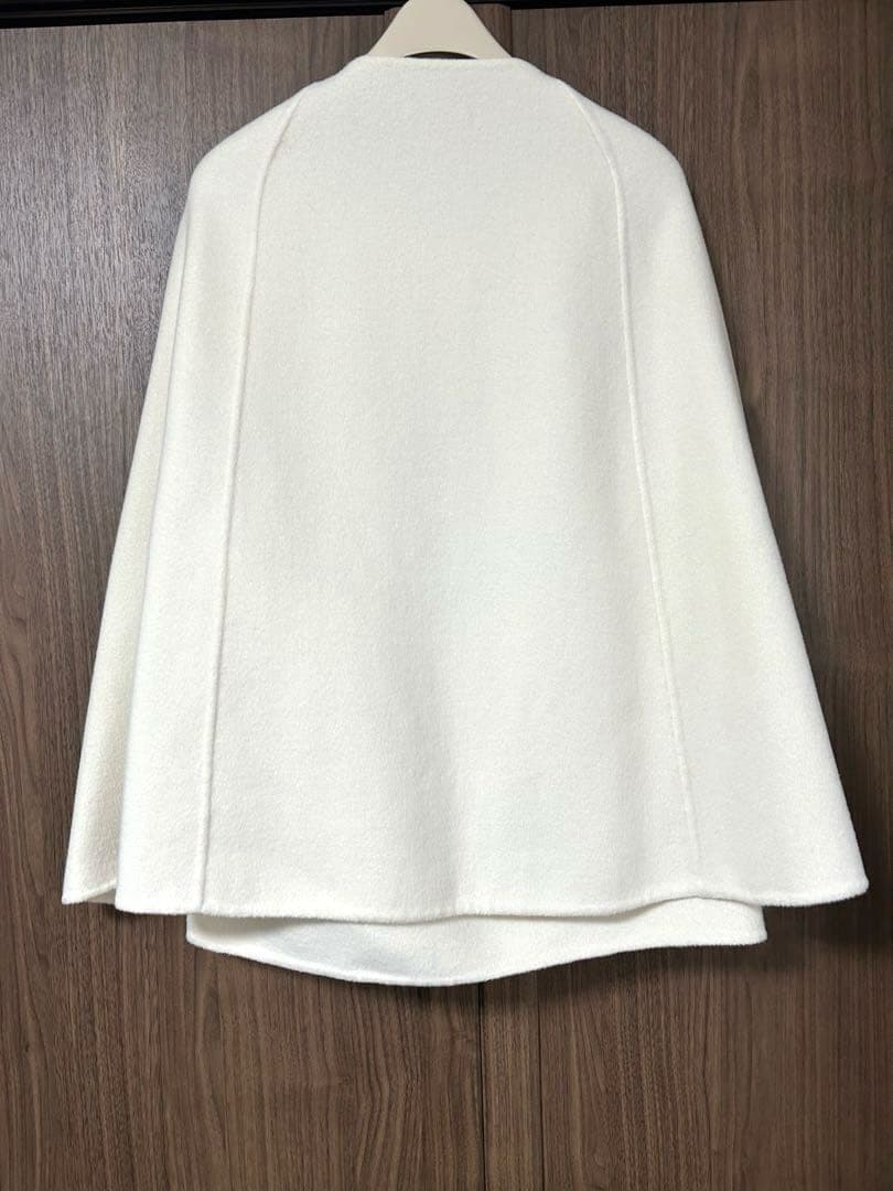 セルフォードファーポケットケープジャケット　ホワイト