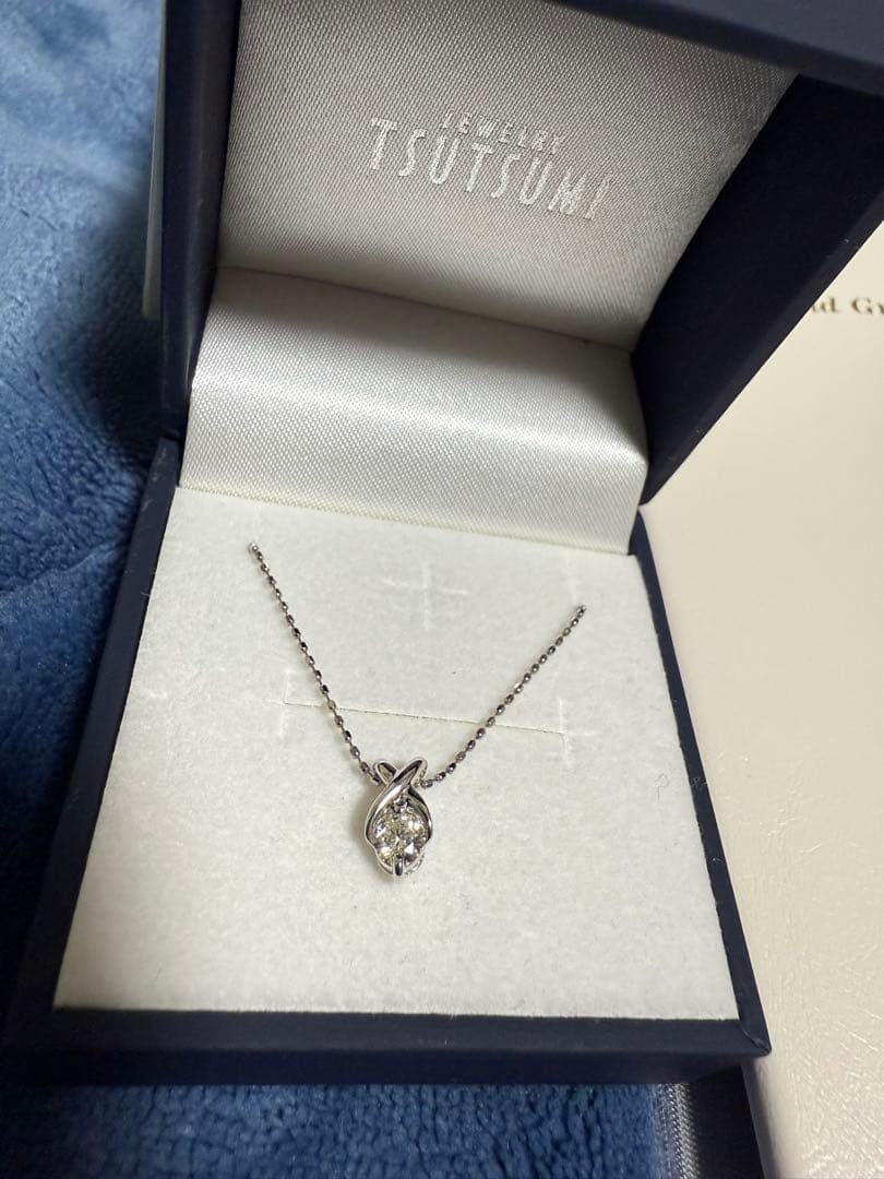 ツツミ　プラチナ鑑定書付ダイヤモンドネックレス（0.18カラット）