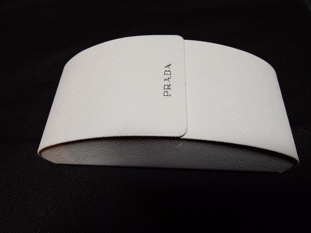 U*R様 hyde着 類似モデルPRADA ラウンド型サングラス ブラック/ブラ