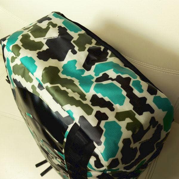 ノースフェイス ヒューズボックス ジェイデングリーン 30L リュック カモフラ
