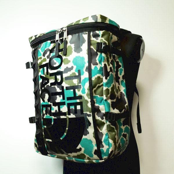 ノースフェイス ヒューズボックス ジェイデングリーン 30L リュック カモフラ