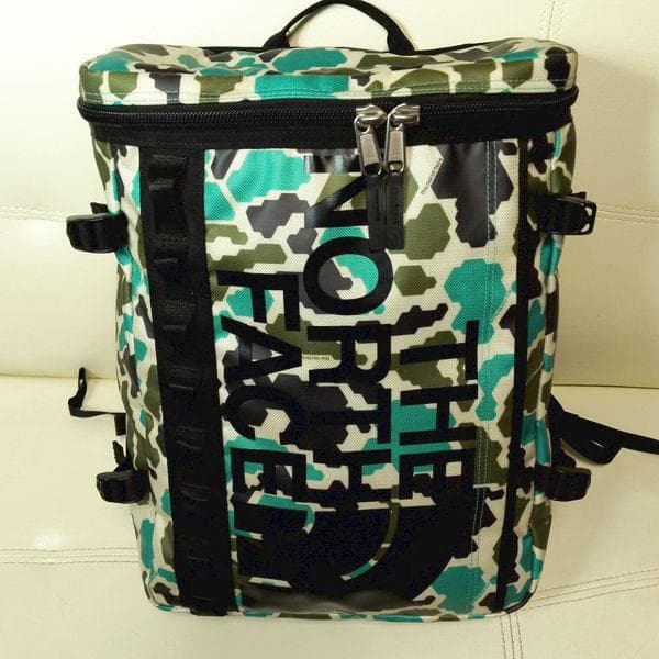 ノースフェイス ヒューズボックス ジェイデングリーン 30L リュック カモフラ