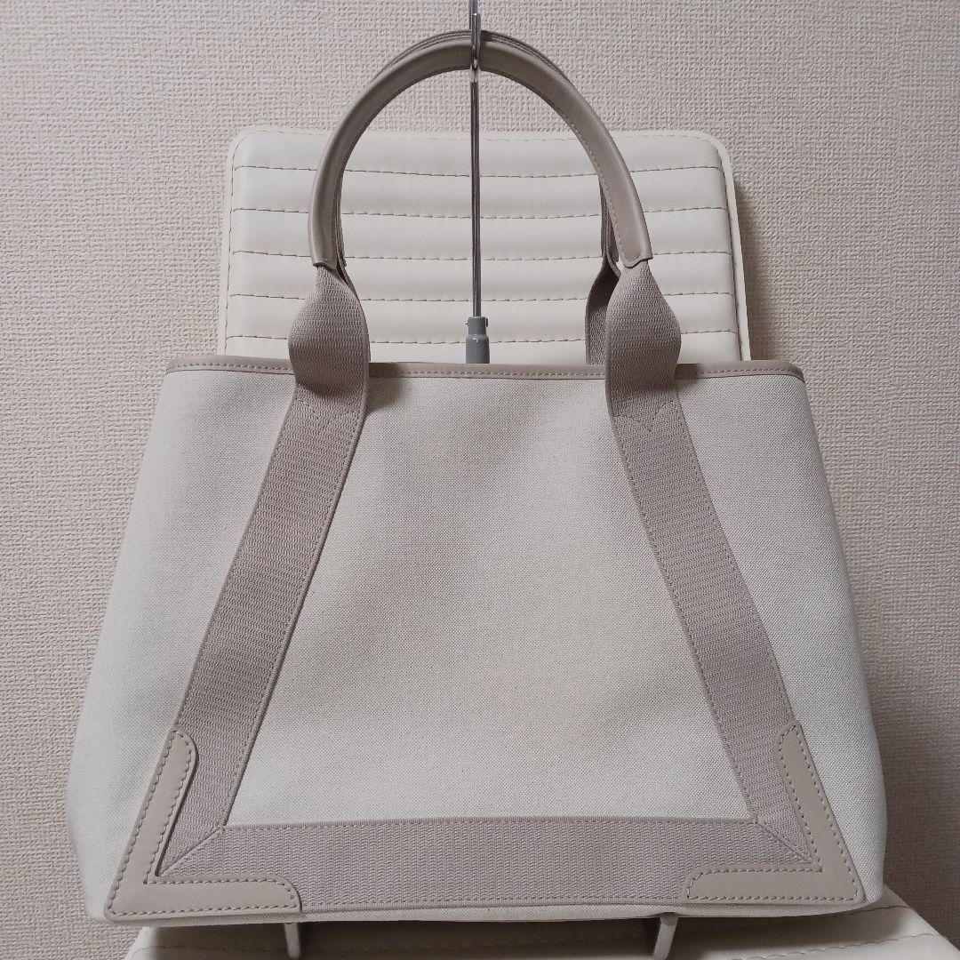 2481　レア　バレンシアガ　カバスM　ベージュ　新品未使用