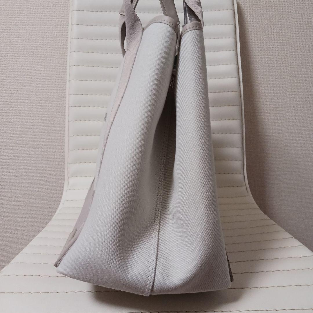 2481　レア　バレンシアガ　カバスM　ベージュ　新品未使用