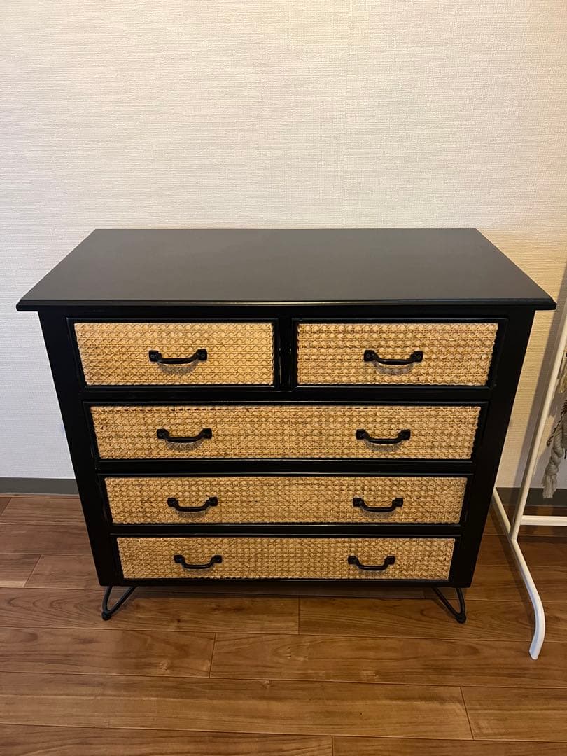 4段チェスト 黒とラタン風