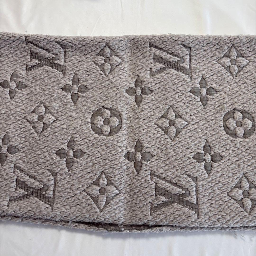 ルイヴィトン　エシャルプ ロゴマニア マフラー　ライトグレー　/b