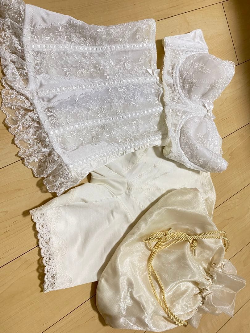 セモア　ブライダルインナーE65