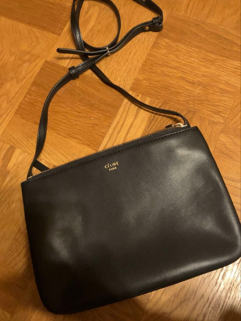 セリーヌ黒 レザー ショルダーバッグ トリオ