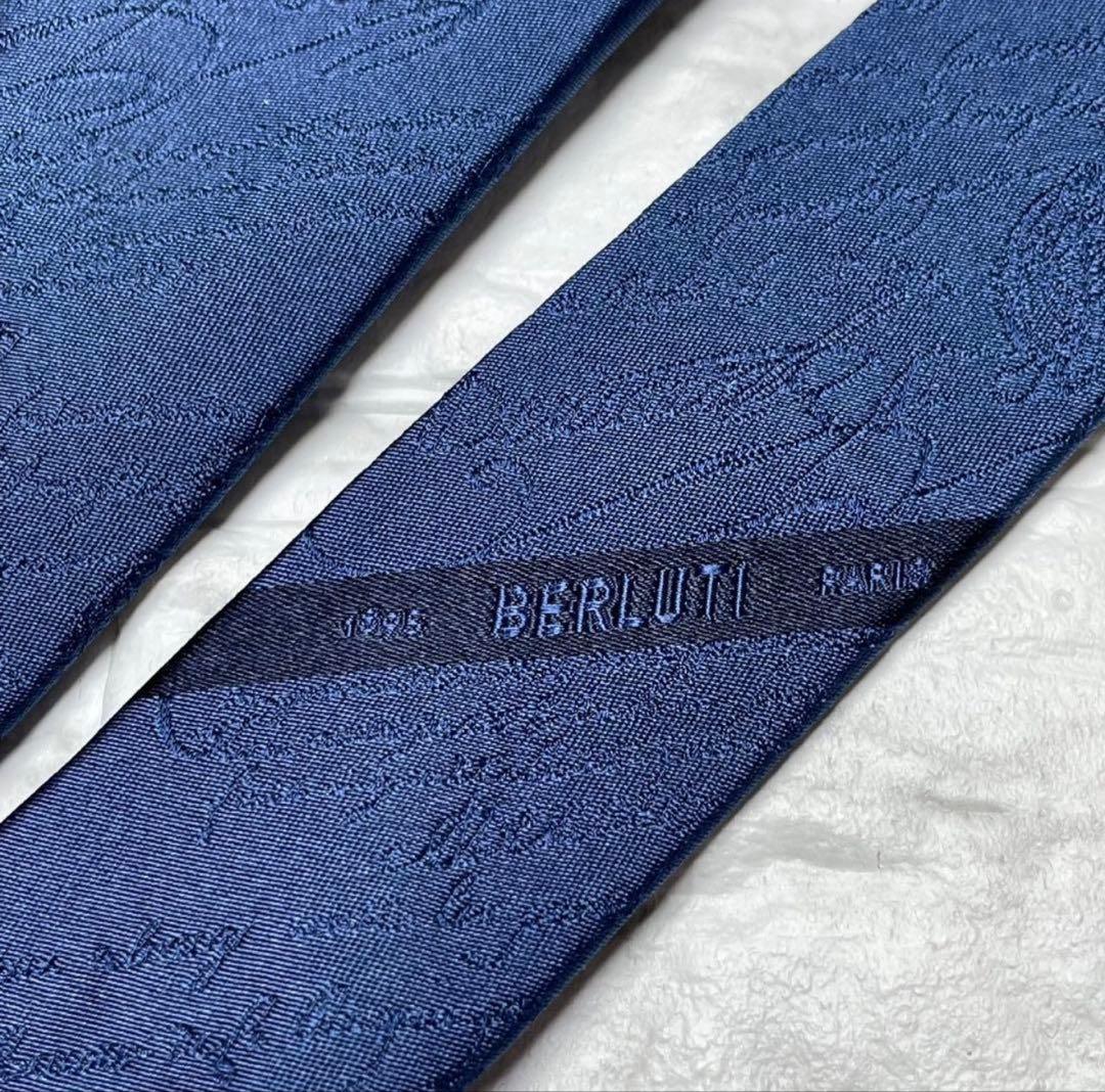 BERLUTI ベルルッティ ネクタイ ブルー カリグラフィ 英字 箱付き