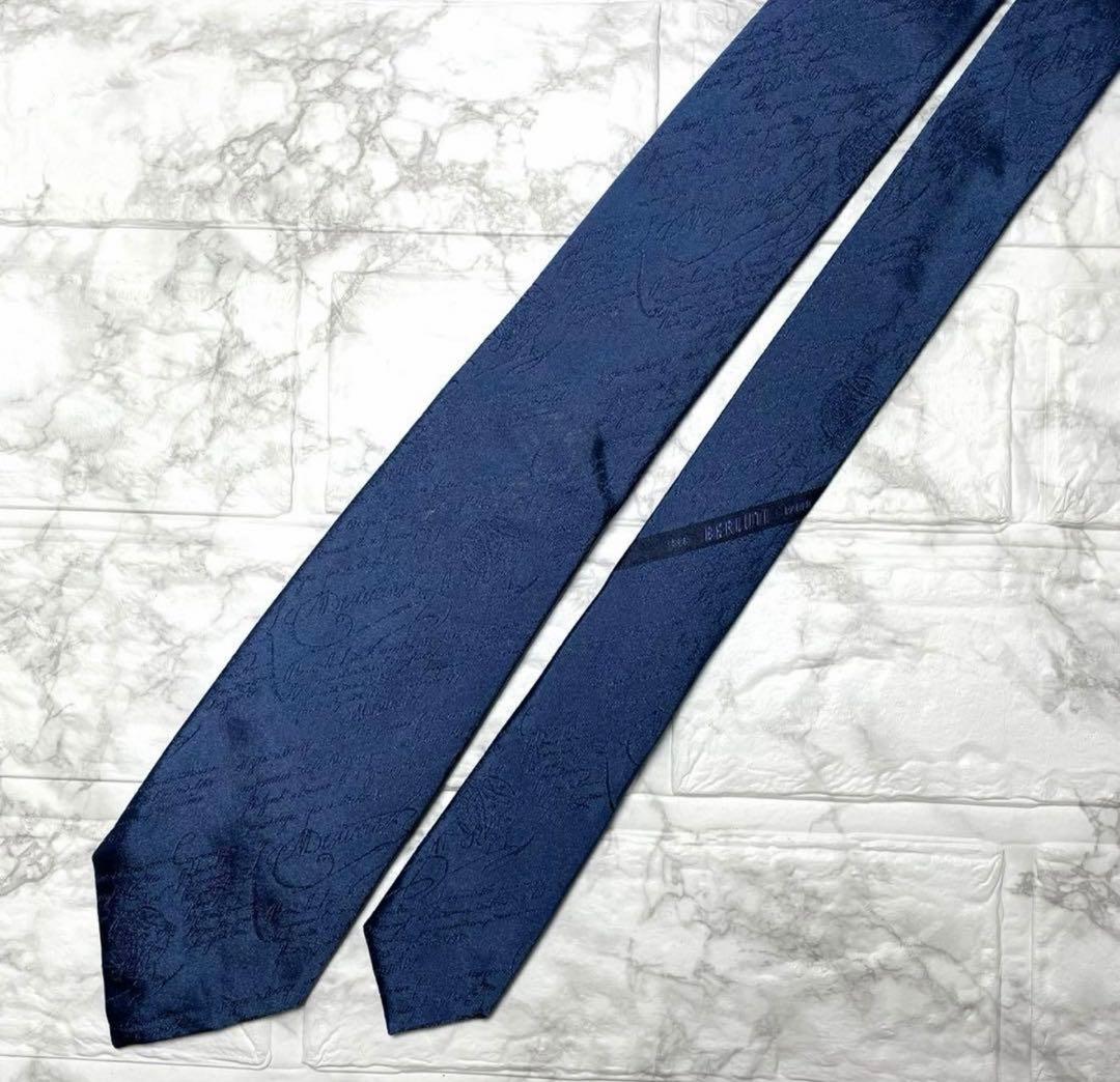 BERLUTI ベルルッティ ネクタイ ブルー カリグラフィ 英字 箱付き
