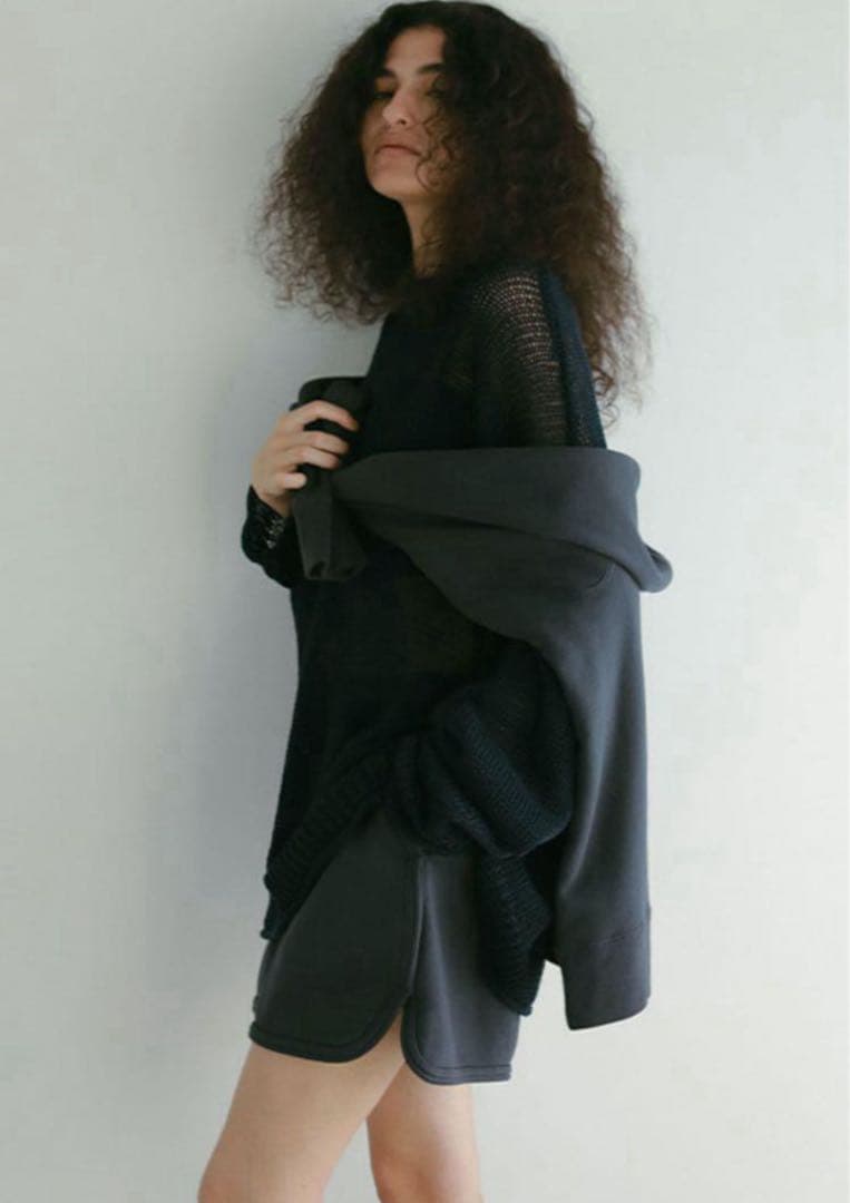 完売人気！袋未開封エトレトウキョウ　クルーネックスエットシャツcharcoal