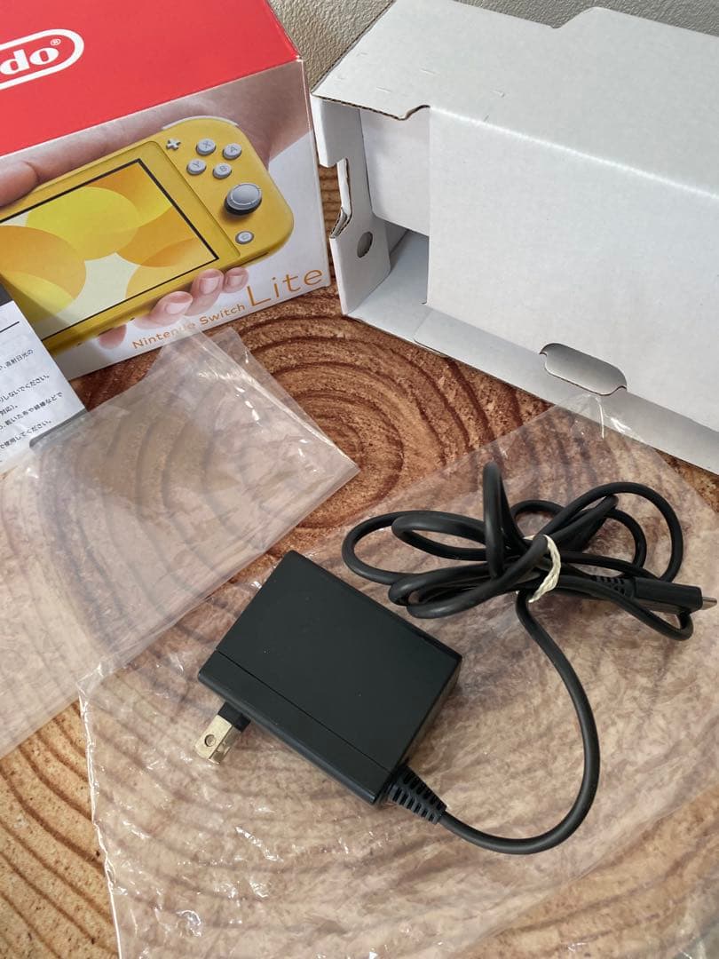 Nintendo Switch Lite イエロー　本体
