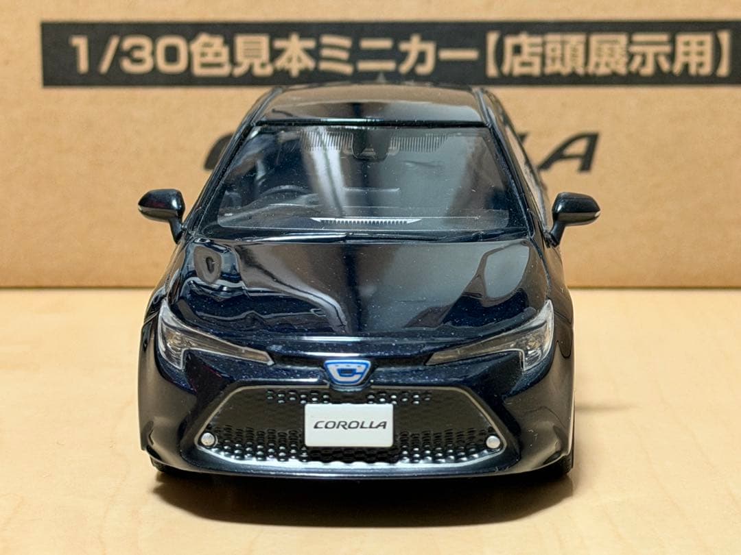 非売品 トヨタ カローラ 1/30 カラーサンプル用ミニカー W×B仕様