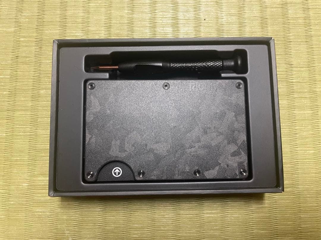 小物 the RIDGE Forged Carbon Cash Strap