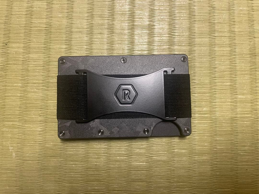 小物 the RIDGE Forged Carbon Cash Strap