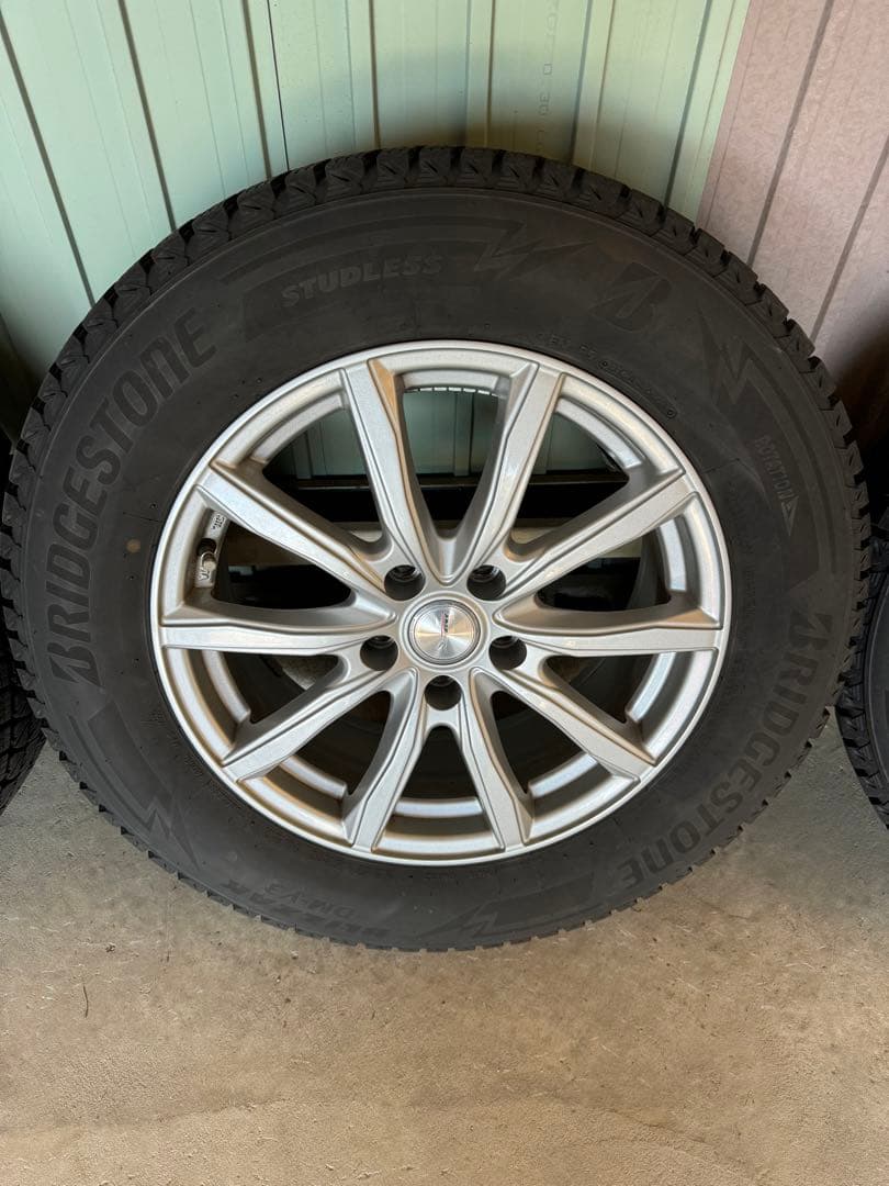 17インチスタッドレスタイヤ　ホイール４本セット　ウェッズ