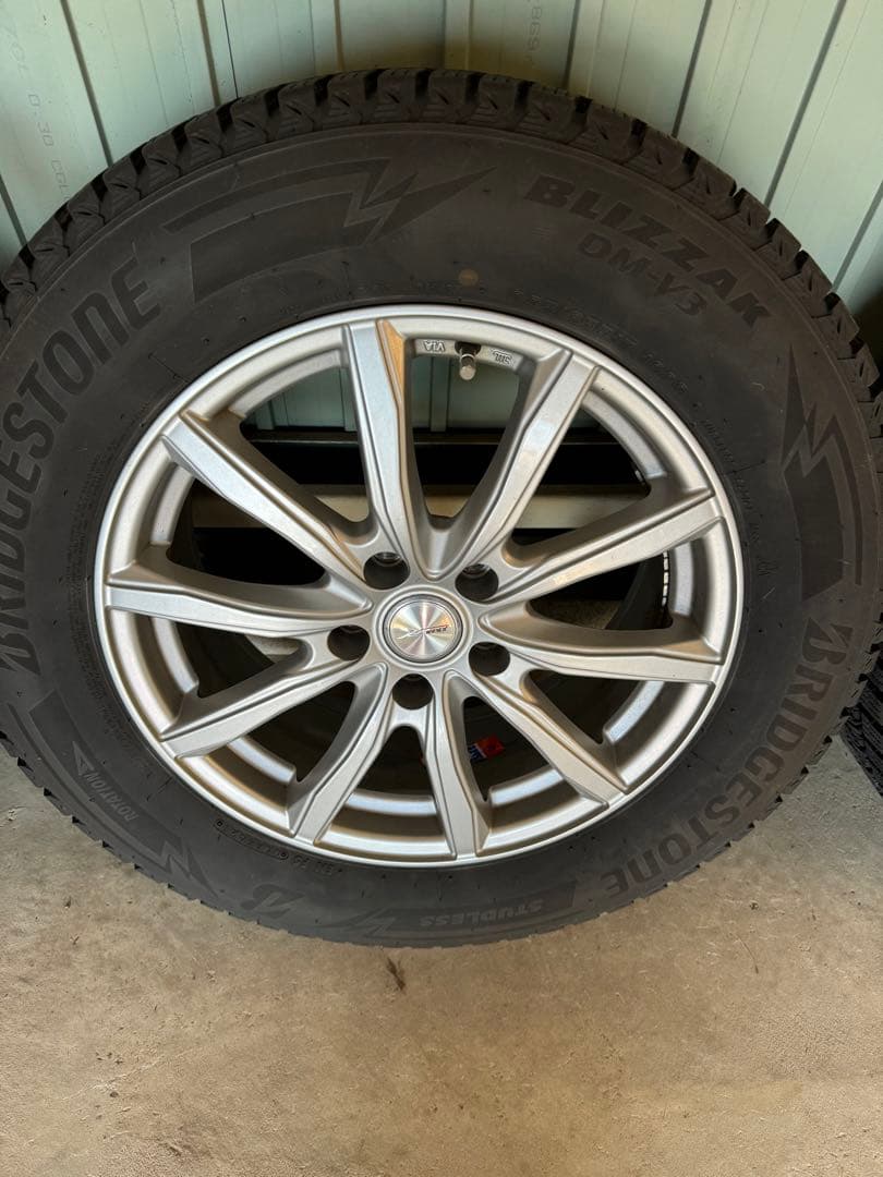 17インチスタッドレスタイヤ　ホイール４本セット　ウェッズ