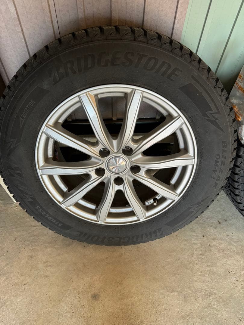 17インチスタッドレスタイヤ　ホイール４本セット　ウェッズ