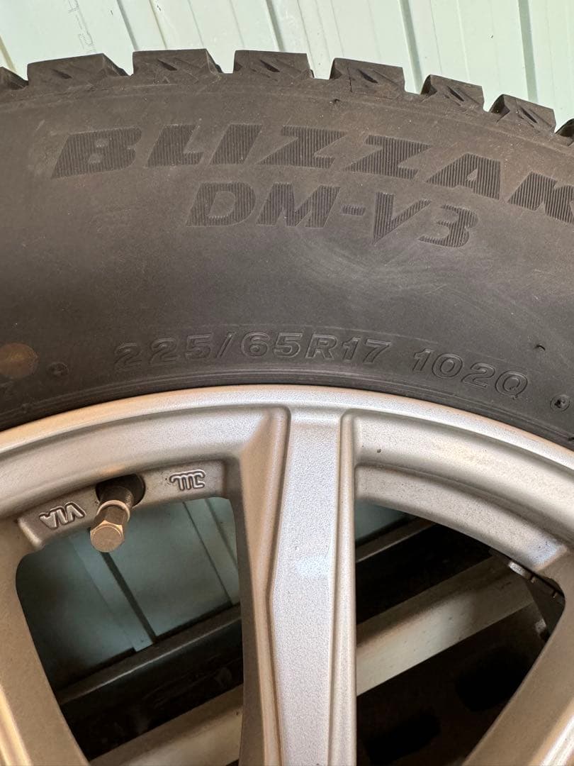 17インチスタッドレスタイヤ　ホイール４本セット　ウェッズ