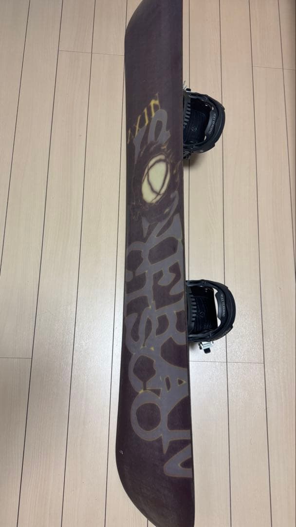 【早い者勝ち】スノーボード板　ビンディング付き