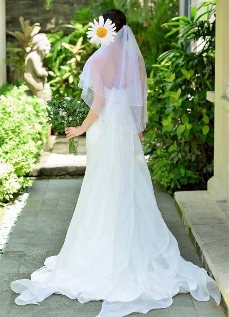 ホワイトワンショルダーウェディングドレス