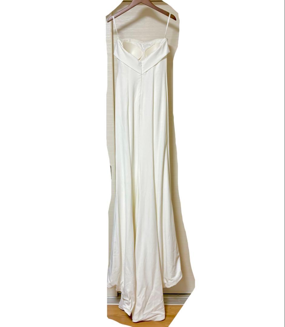 ホワイトワンショルダーウェディングドレス