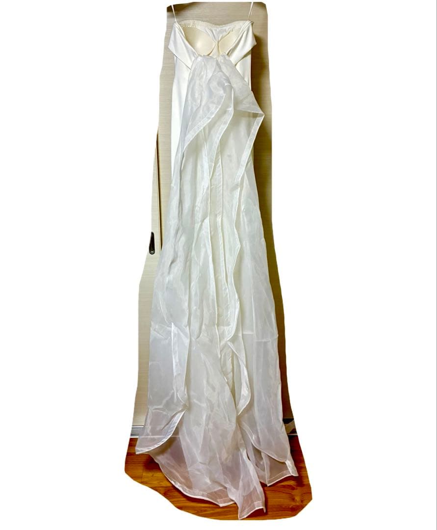 ホワイトワンショルダーウェディングドレス