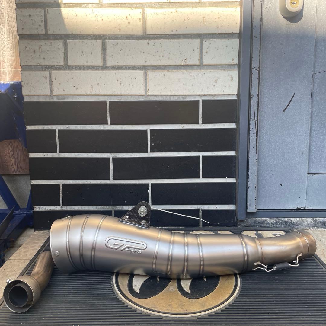 LeoVince YAMAHA FZ8 FAZER8 サイレンサーマフラー