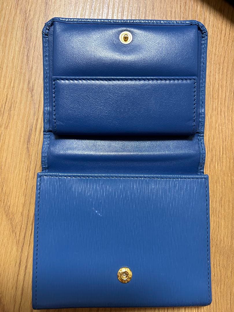 PRADA 青　ブルー　二つ折り財布