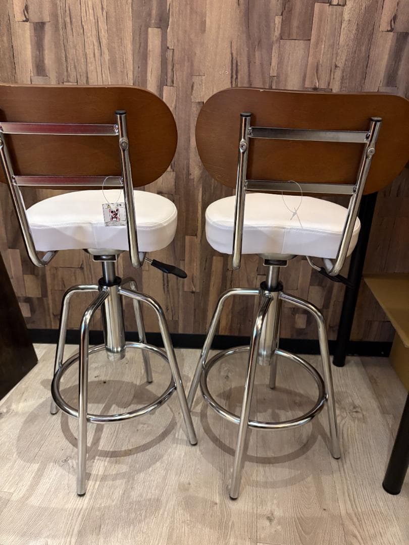 ニトリ カウンターチェア　極美品 ほぼ未使用 白 ガス圧式昇降60～70cm