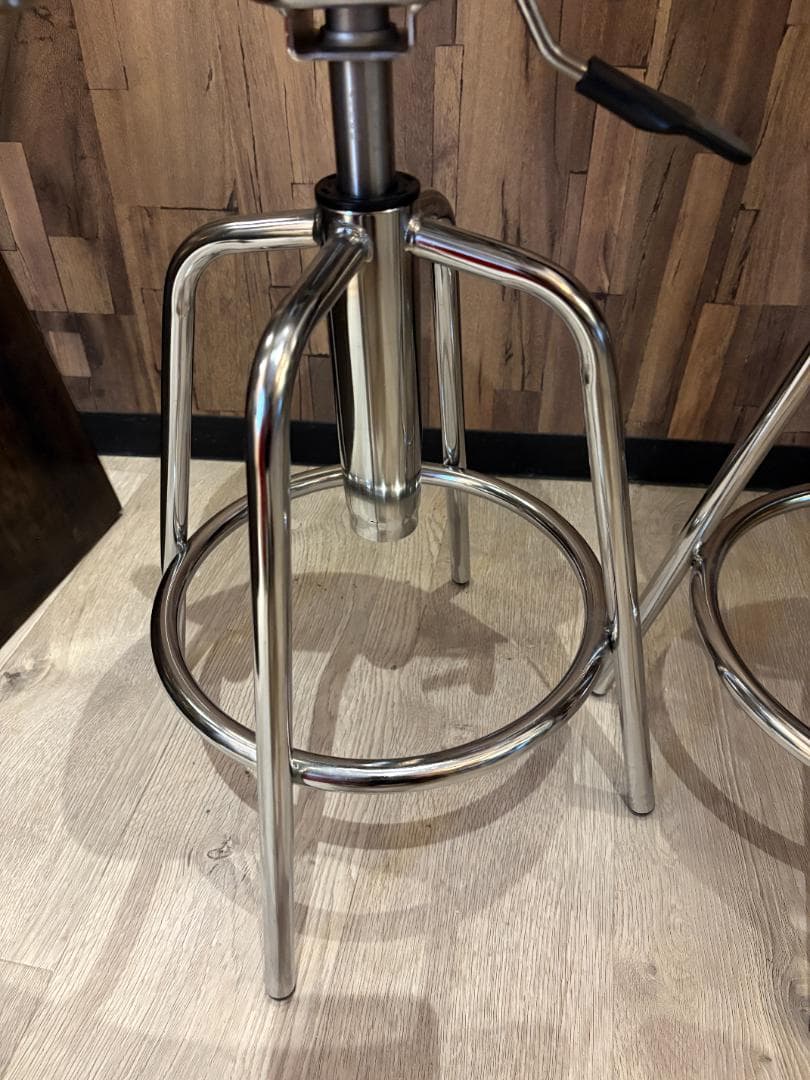 ニトリ カウンターチェア　極美品 ほぼ未使用 白 ガス圧式昇降60～70cm