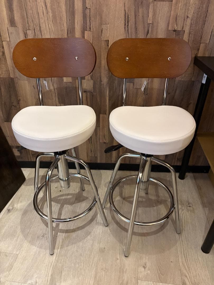 ニトリ カウンターチェア　極美品 ほぼ未使用 白 ガス圧式昇降60～70cm