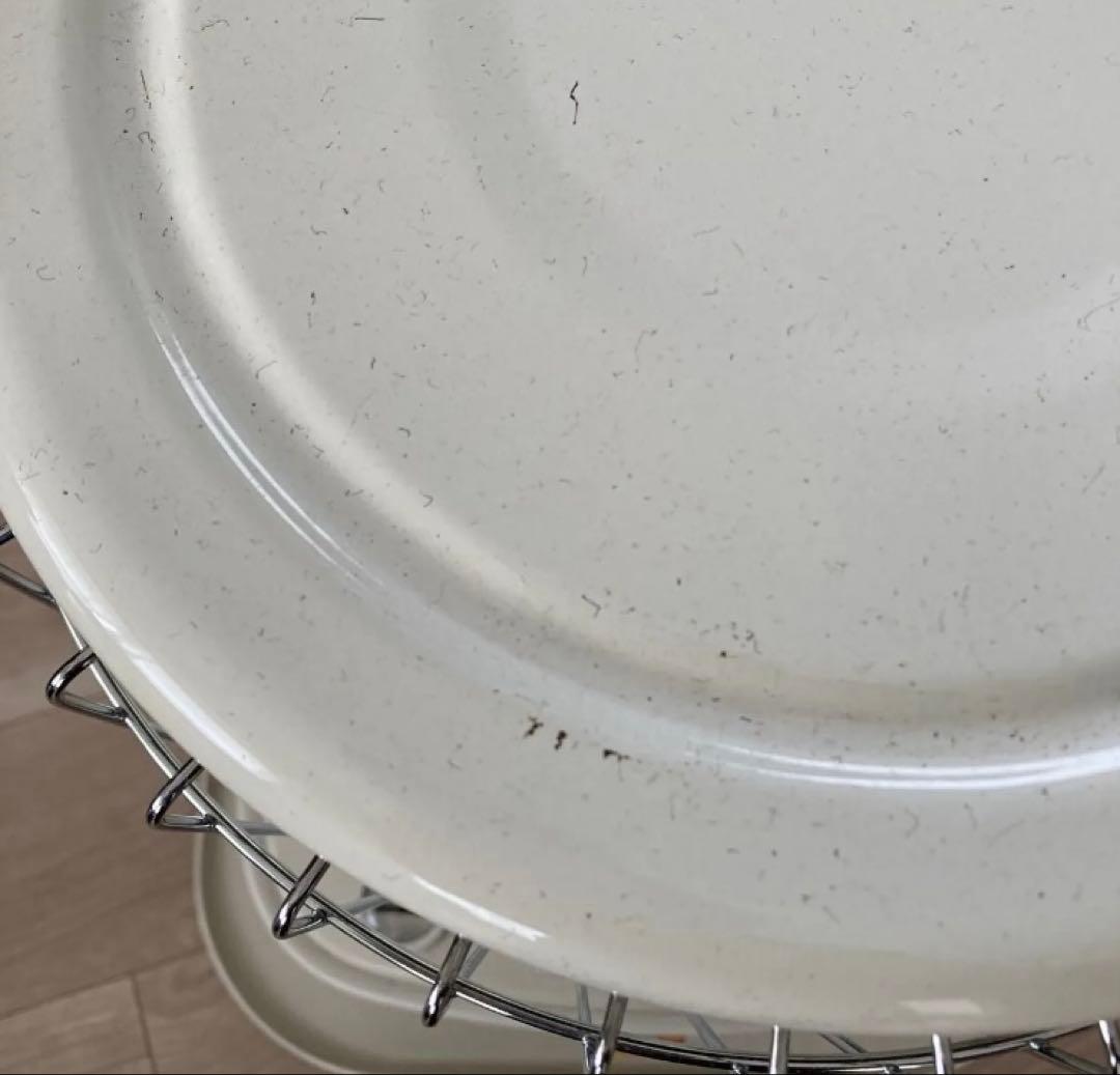 石油ファンヒーター ホワイト 円筒形